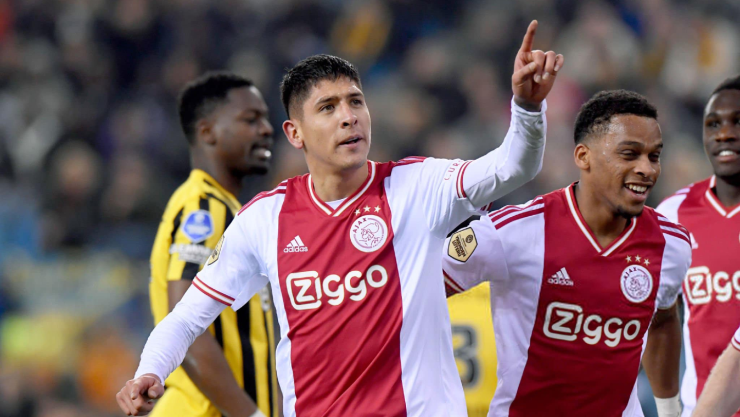 Edson &Aacute;lvarez celebra con el Ajax