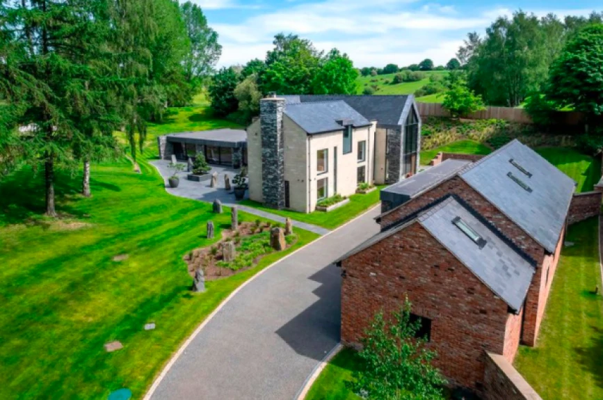 1. Casa de Cristiano Ronaldo .jpg