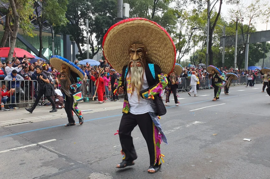 La danza de Tecuanes simboliza la dualidad entre el bien y el mal.