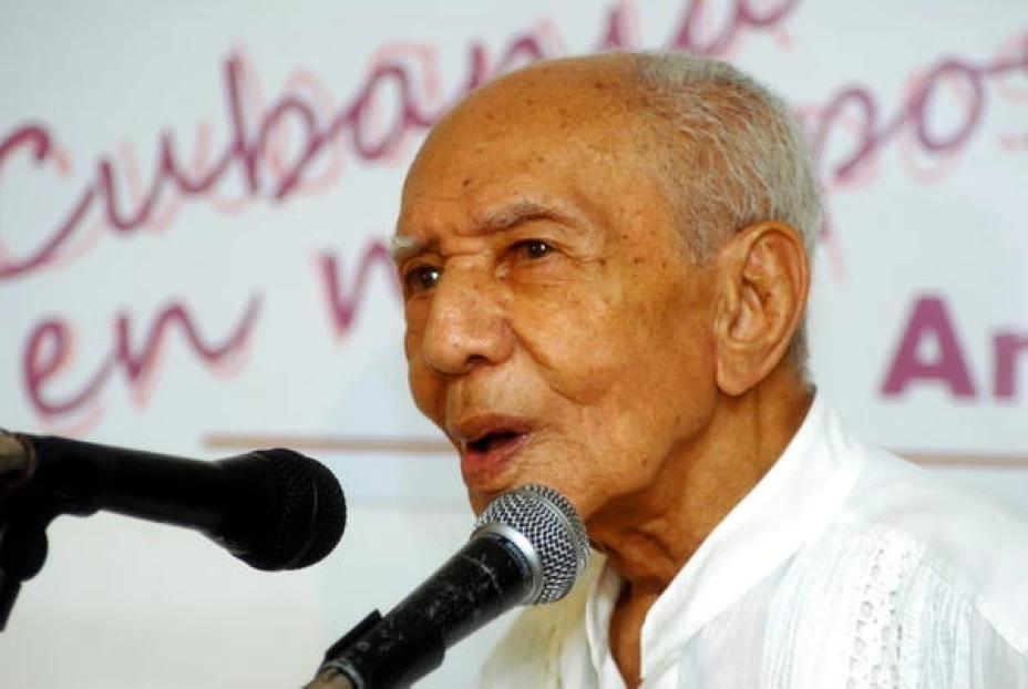 Entre sus canciones más famosas se encuentran: “Contigo en la distancia” y “Realidad y fantasía”