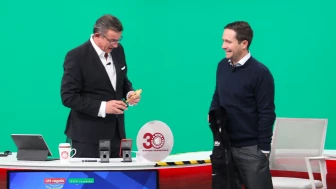 Benjamín Salinas entregó un especial reconocimiento a Jorge Garralda por estos 30 años de A Quien Corresponda