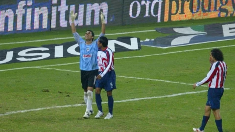 Oswaldo Sánchez en un antro de CDMX.png