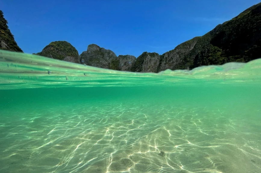Tailandia reabre la playa Maya Bay.