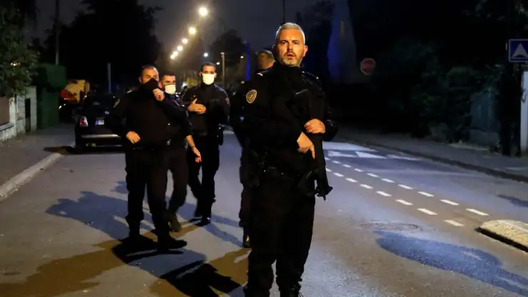 policia paris ataque terrorista hombre decapitado.jpg