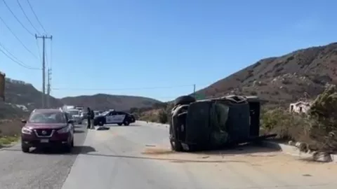 Fatal accidente en el Bulevar 2000; hombre murió en una volcadura