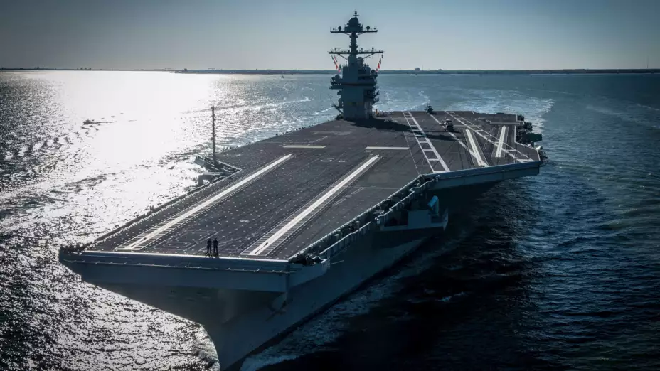 El portaviones USS Gerald R. Ford de EU.