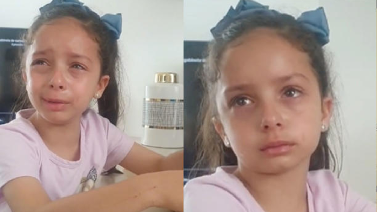 Viral “Pobrecito” Niña llora mientras acaricia a su pollo asado