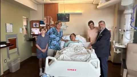 Estado de salud de la mamá del niño que perdió la vida tras accidente aéreo en Galveston, Texas