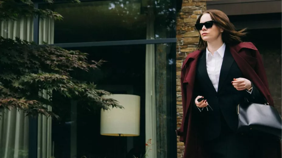 Emma Stone regresa en Bugonia tráiler, fecha de estreno y reparto de la nueva cinta de Yorgos Lanthimos
