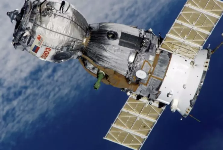 Astronauta Estados Unidos cápsula rusa 3.jpg