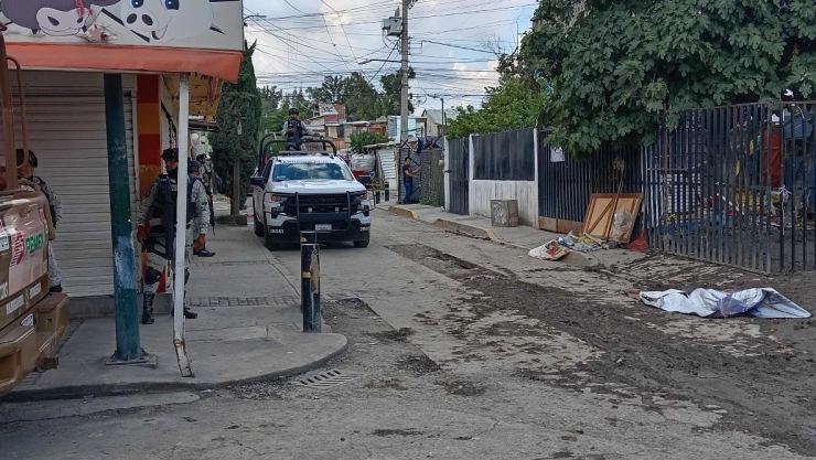 Localizan toma de huachicol en terreno de la Gustavo A. Madero, tras reporte de olor a gasolina saliendo de las coladeras