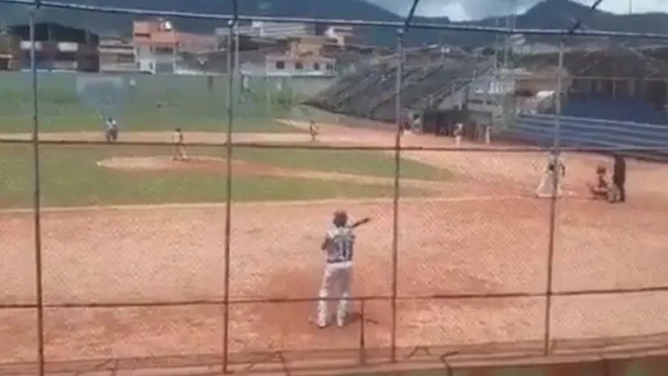 Muere jugador pelotazo