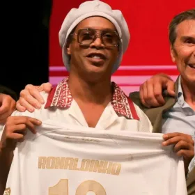 Ronaldinho volverá a las canchas a los 46 años
