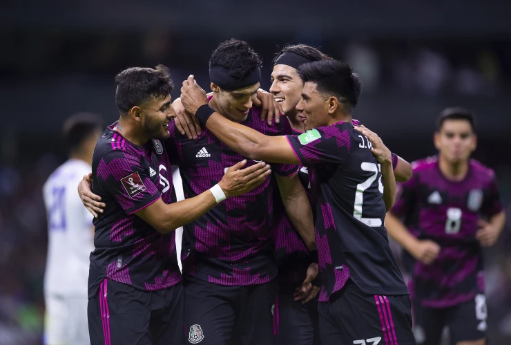 Raúl Jiménez Alexis Vega Selección Mexicana Qatar 2022