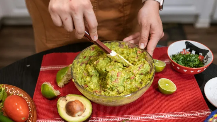 Así puedes hacer un rico guacamole para disfrutar del Super Bowl a través de Azteca 7