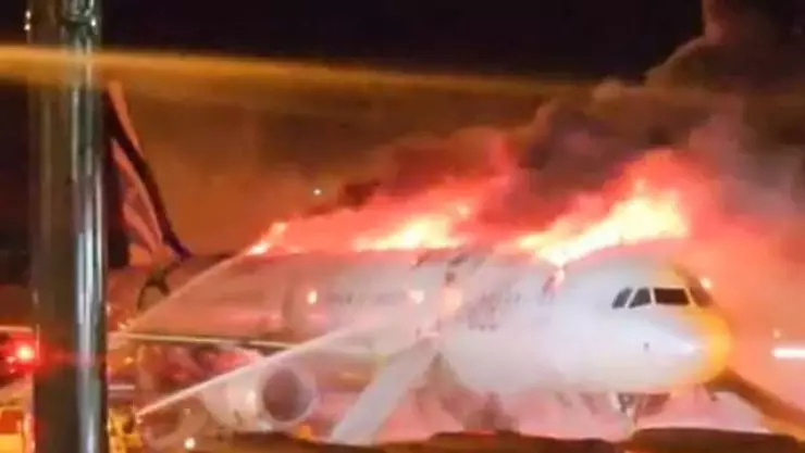 incendio de avión en Corea del Sur