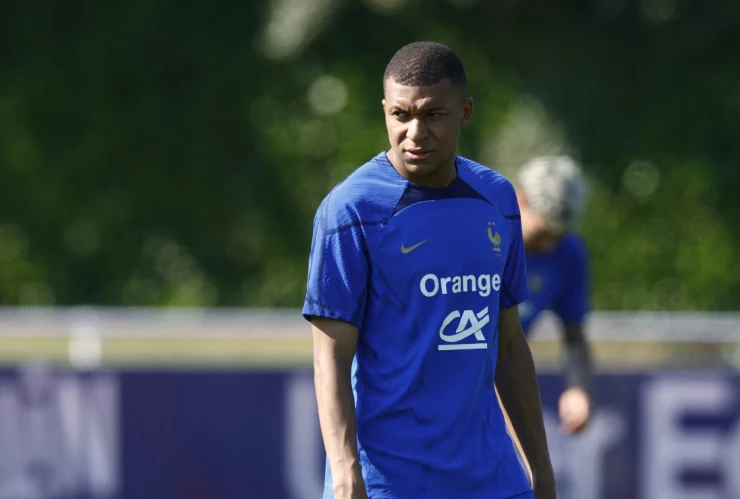 Mbappé en el entrenamiento de la selección francesa