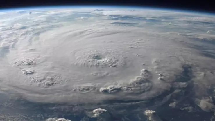 ¿Afectará México_ Poderoso _Ciclón Bomba_ pone en ALERTA a estos estados con fuerza de un huracán categoría 4