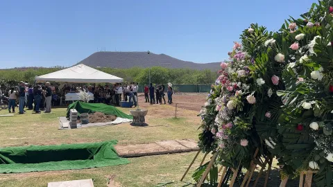 Dan último adiós a Vivian Karely