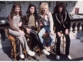 Además de su trabajo con Queen, Freddie Mercury grabó dos álbumes como solista
