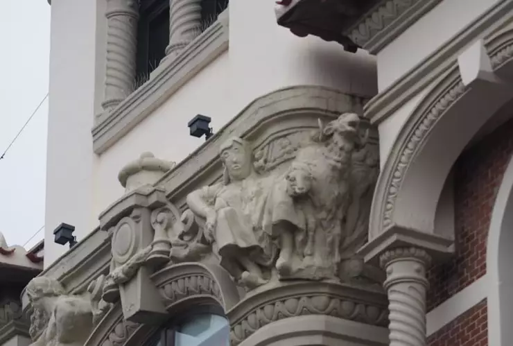 Restauración arruina escultura en Palencia