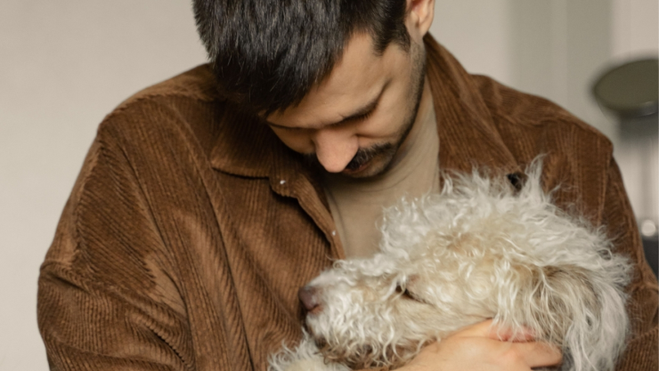 Dra. Sigal Zilcha-Mano, psicóloga israelí “Hay personas que sanan su incapacidad de recibir amor cuidando de un animal, porque la mascota es el único ser que jamás los juzgará por sus heridas”