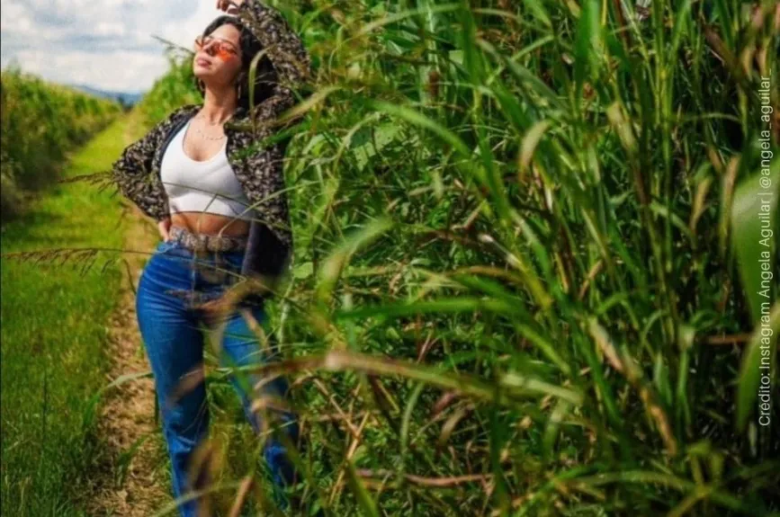 Ángela Aguilar pasto.jpg