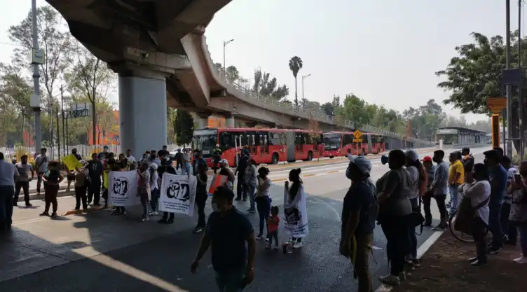 BLOQUEO COMERCIANTES LA MERCED.jpeg