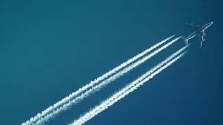 EU exige a México revertir traslado de vuelos de carga al AIFA. Trump amenaza con represalias y riesgo para aerolíneas mexicanas.