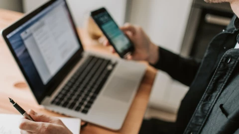 WhatsApp Web por qué tardan mensajes