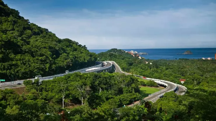 Carretera Zihuatanejo