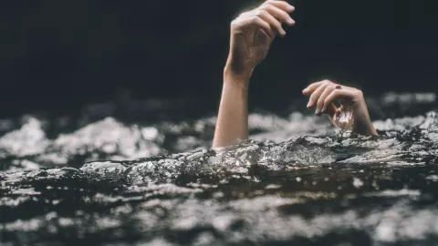 Hombre muere ahogado en una piscina, en Valladolid