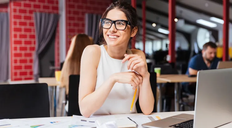 digitalización mujeres cortesía AXXA.jpg