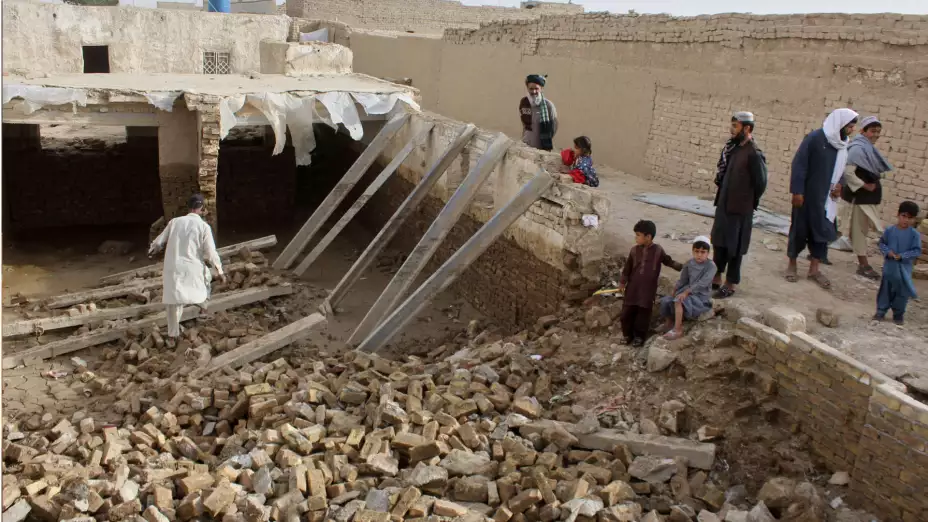 Casa dañada por las tormentas en Kandahar, Afganistán.