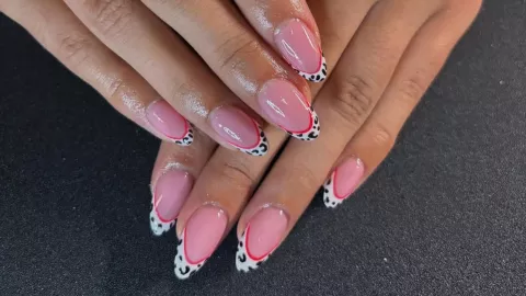 uñas de dálmata aesthetic