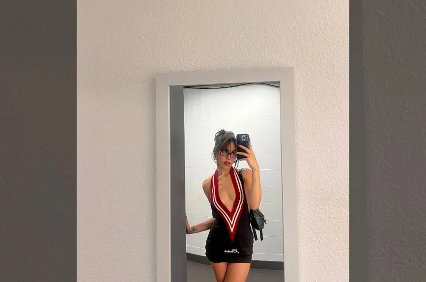 Danna de perfil (4).jpg
