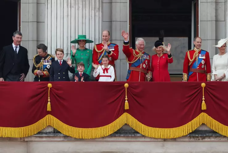 El rey Carlos III celebró su primer cumpleaños como monarca británico, lo hizo en medio del desfile “Trooping the Colour”.