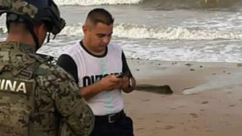 Adolescentes en mar de San Felipe