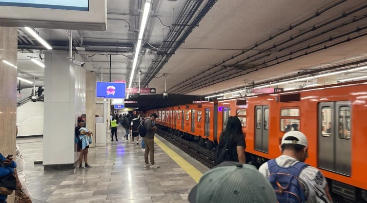 Estación de la Línea 1 del Metro CDMX.