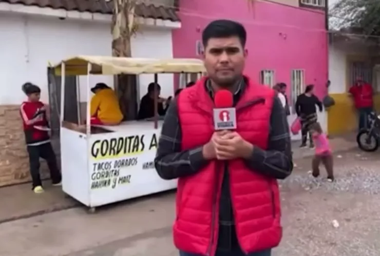Video Reportero cubre un fallecimiento y en plena transmisión se entera que es su primo en Coahuila