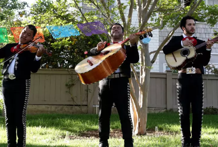 Un supuesto millonario contrató a todos los mariachis que había en Plaza Garibaldi, en la Ciudad de México, para tocar una canción.