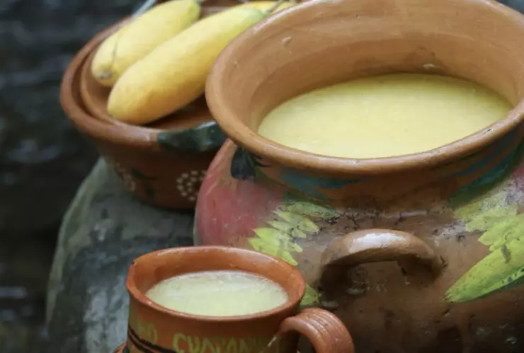 ¿Cuál es el origen del atole en México?