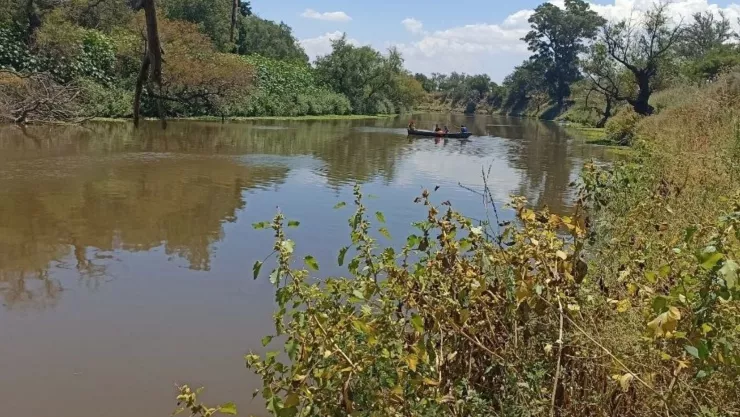 ¡Ayúdenme, ayúdenme! Difunden video del momento en el que jóvenes son arrastrados por el Río Lerma