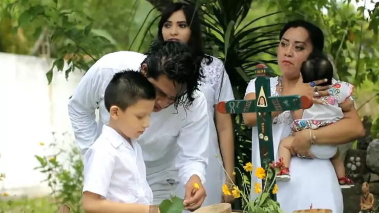 ¿Qué es el bautizo maya Jéets Méek’? Conoce cómo hacerlo y cuánto te costará