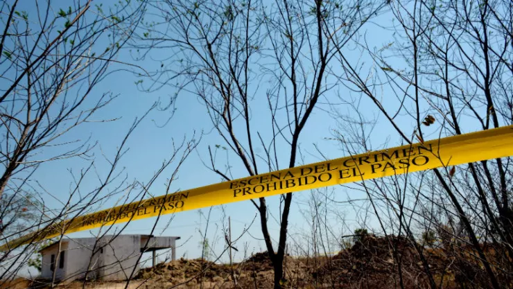 Hallan a un bebé muerto y con señas de tortura en un cerro de la alcaldía Iztapalapa
