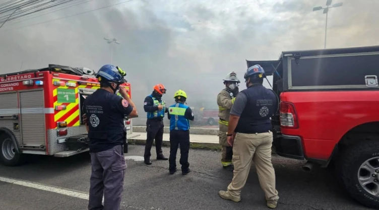 Incendio-office-depot-tienda-suministros-hoy-querétaro-video.jpeg