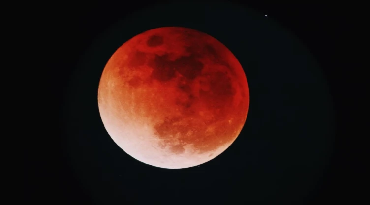 China-lanza-envía-un-microorganismo-al-espacio-para-buscar-vida-extraterrestre-en-Marte