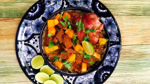 Receta Chile caldo de carne Cocineros Mexicanos