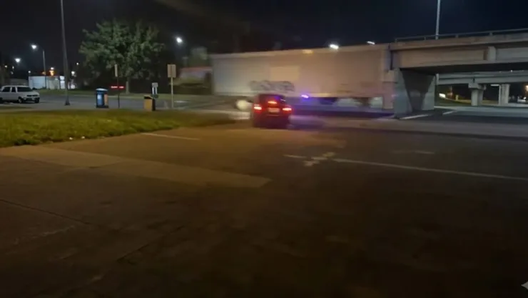 VIDEO: Conductor ebrio protagonizó carambola en la Diagonal Defensores de la República hoy; así escapó