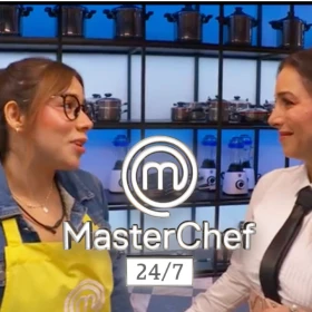 Camila recibe apoyo de Claudia Lizaldi en MasterChef 24/7